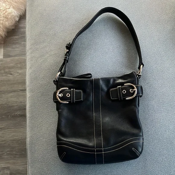 Coach black leather sm/med shoulder bag Serial no G05D-1453 - Picture 1 of 17